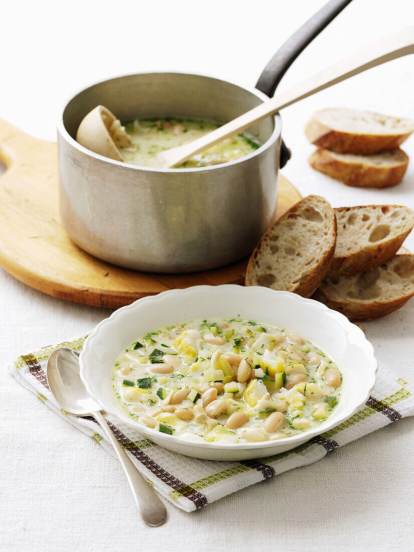 White bean and zucchini soup