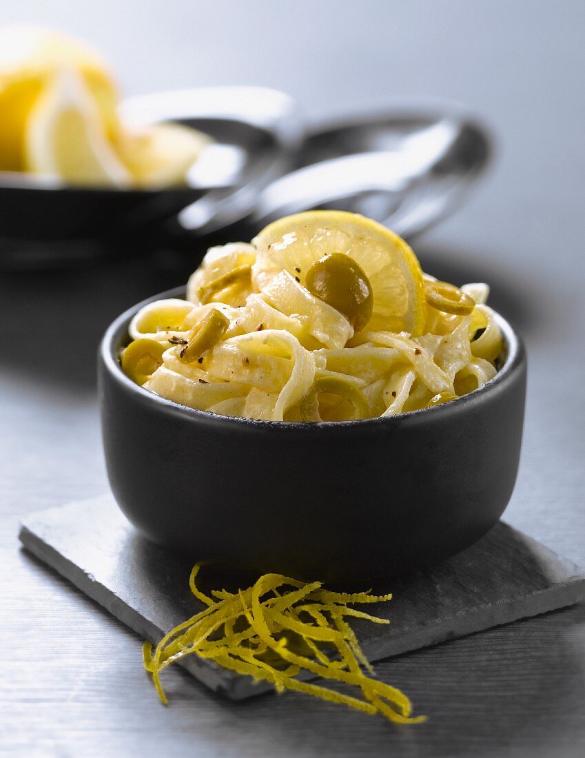 Tagliatelles with lemon and olives