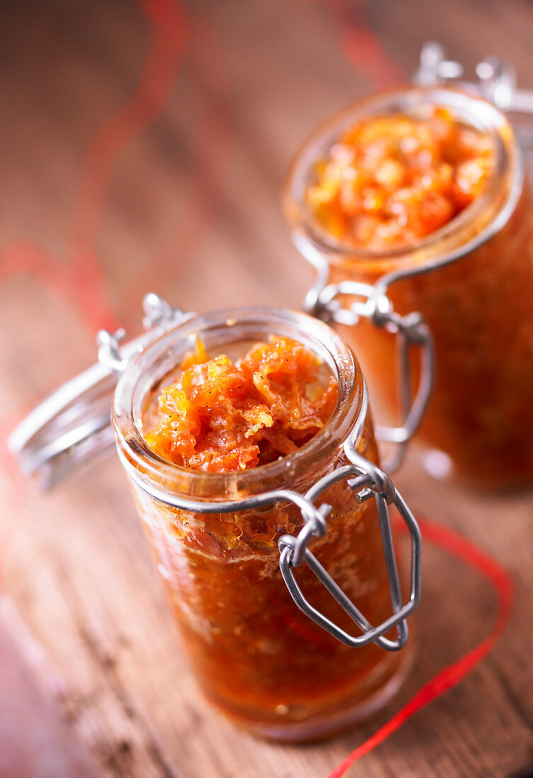 Kürbischutney in Bügelgläser