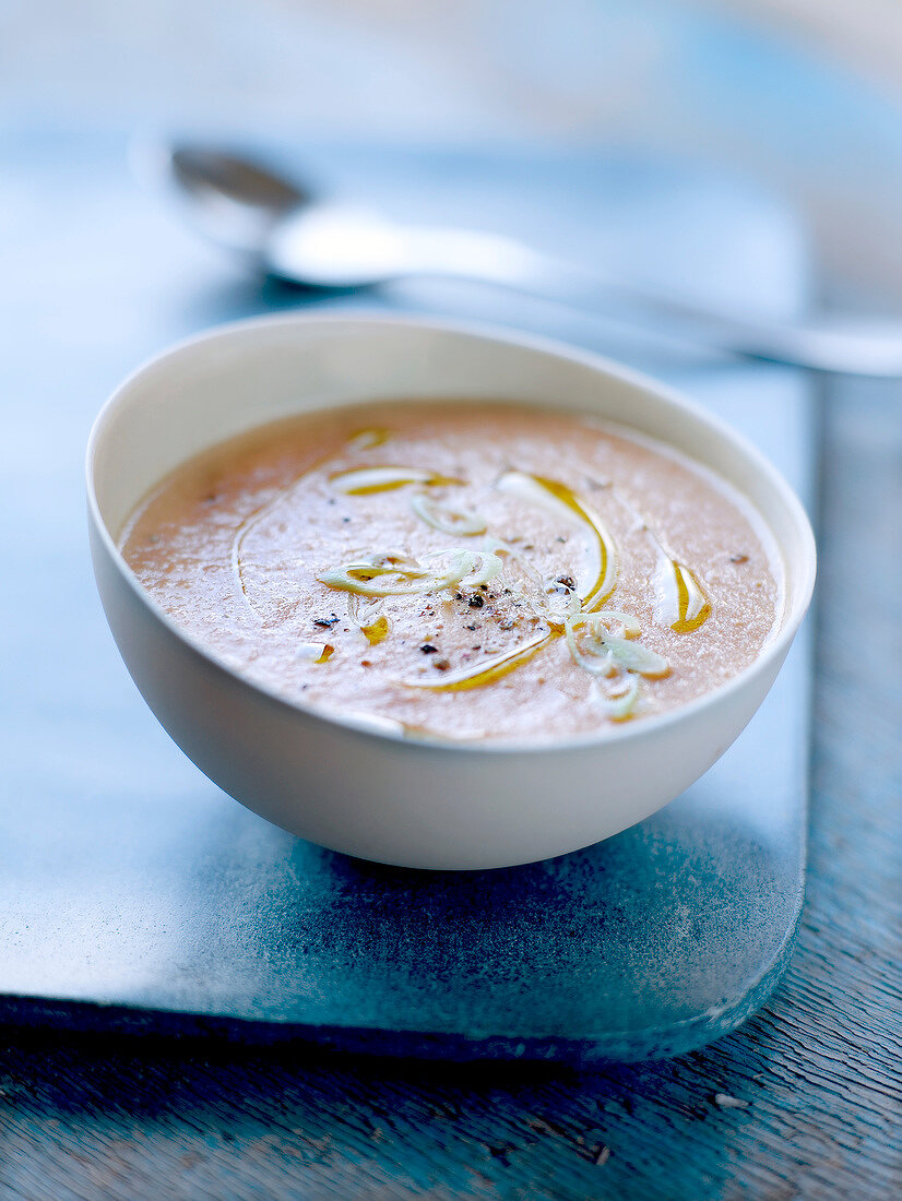 Karotten-Melonen-Gazpacho mit Zitronengras