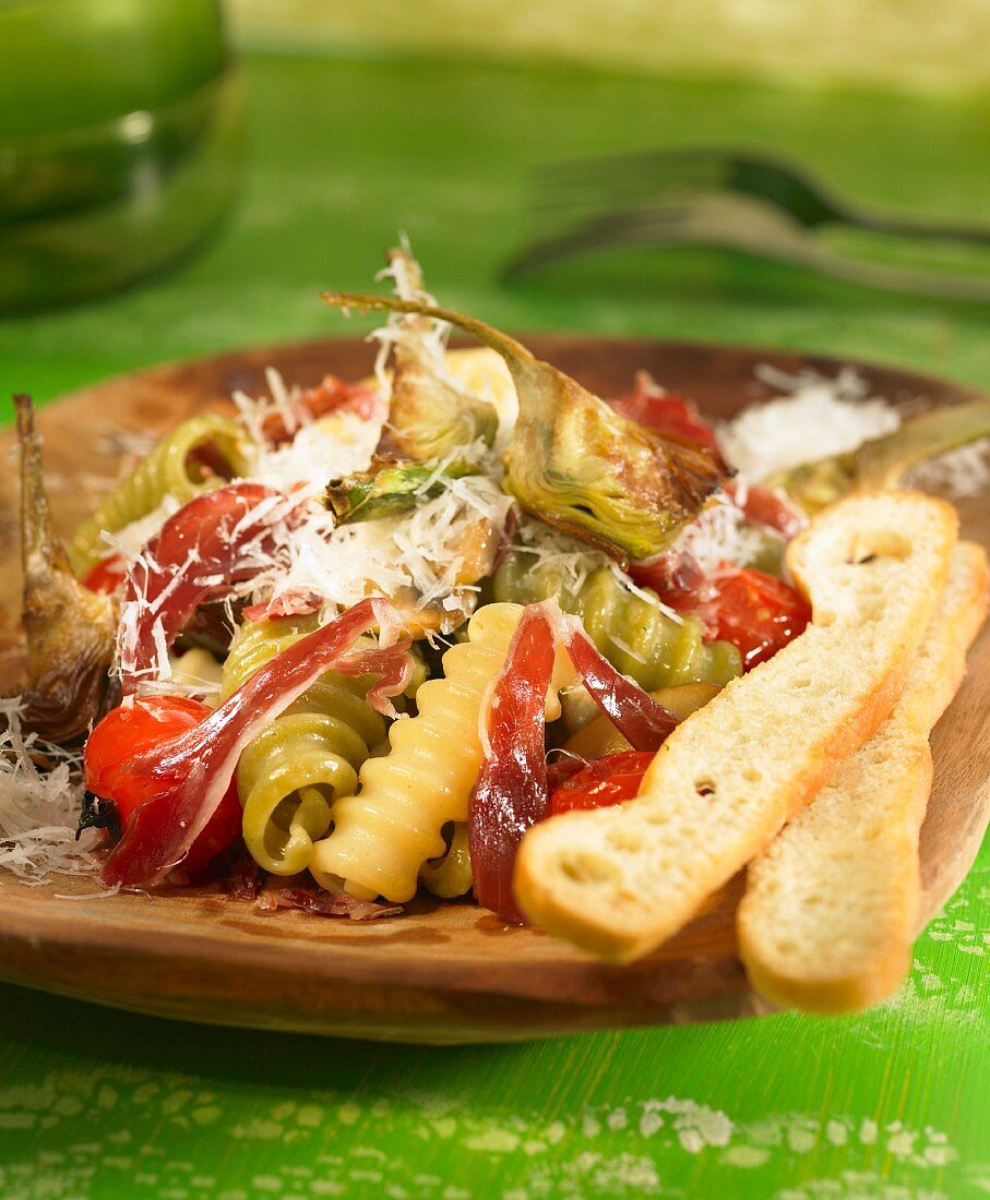 Pasta mit Artischocken und Iberico-Schinken