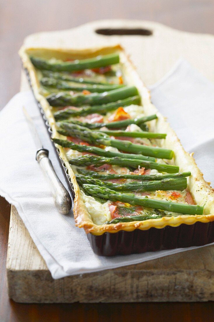 Herzhafte Tarte mit grünem Spargel