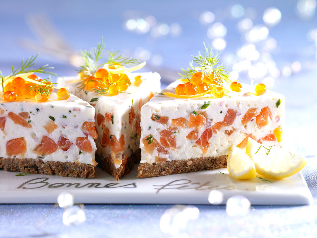 Salmon savoury cheesecake
