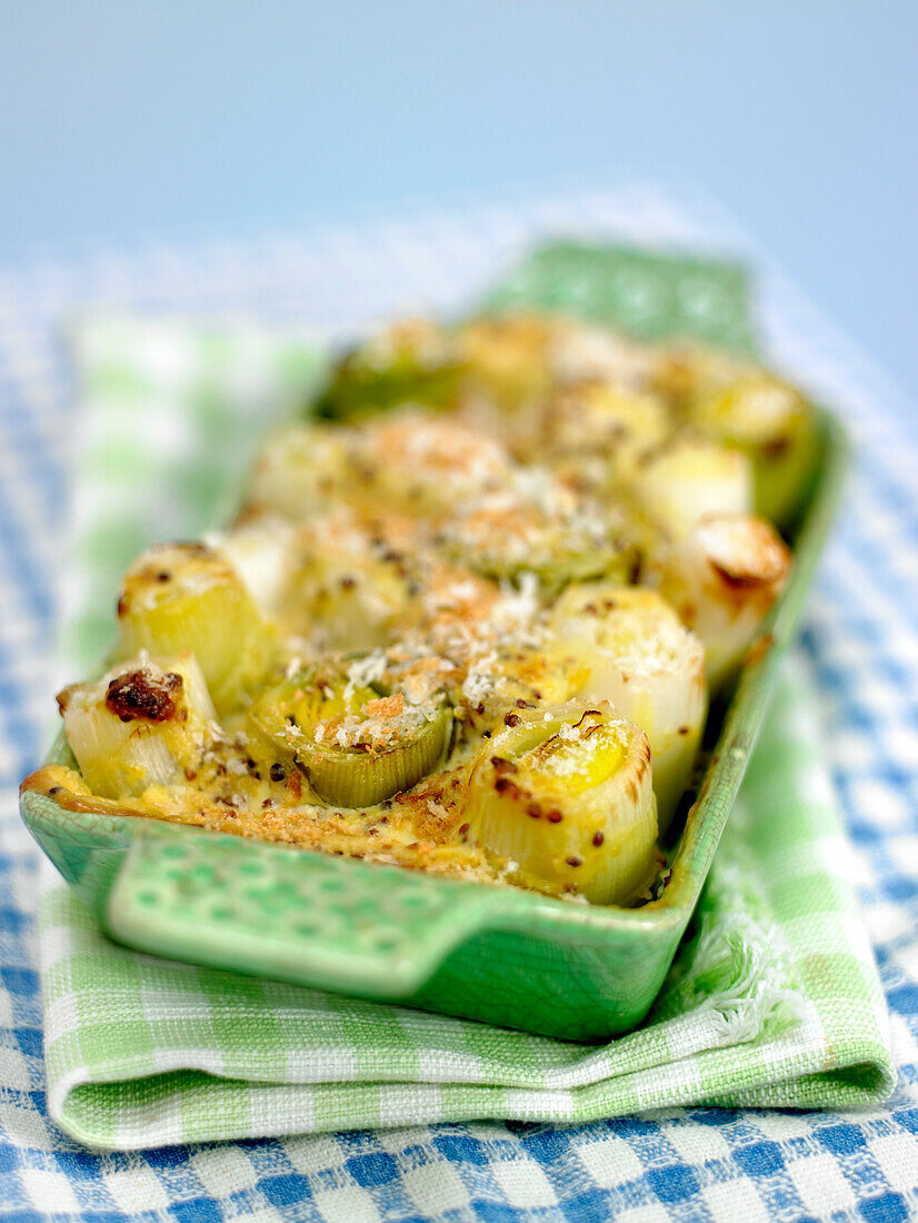 Leek and mustard gratin