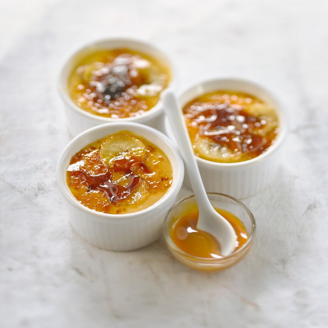 Creme Brulée mit Dulce de leche und Banane