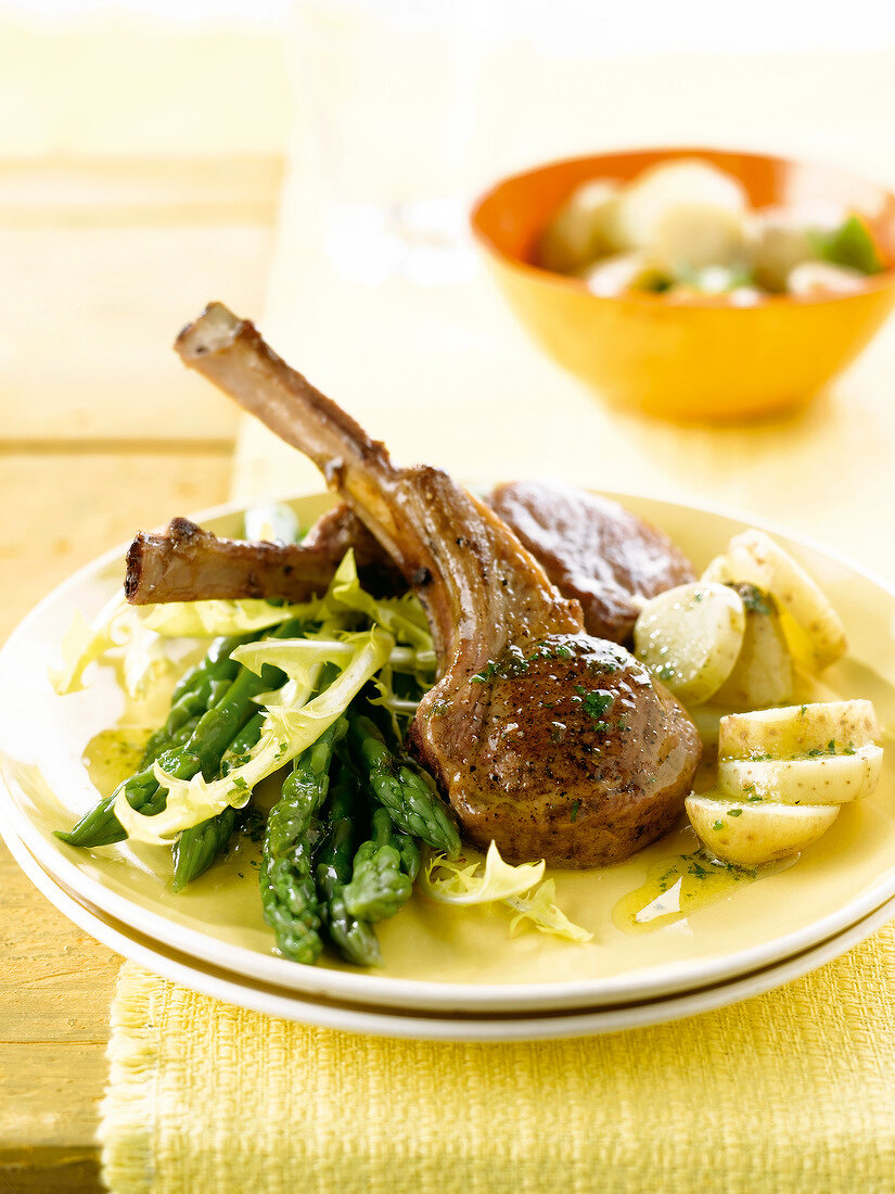 Lamb chops with herbs and vegetables