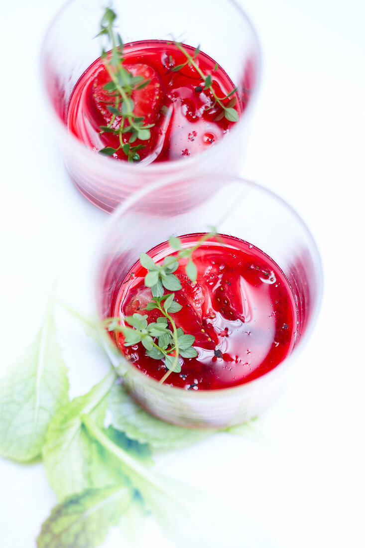 Strawberries with lemon-thyme