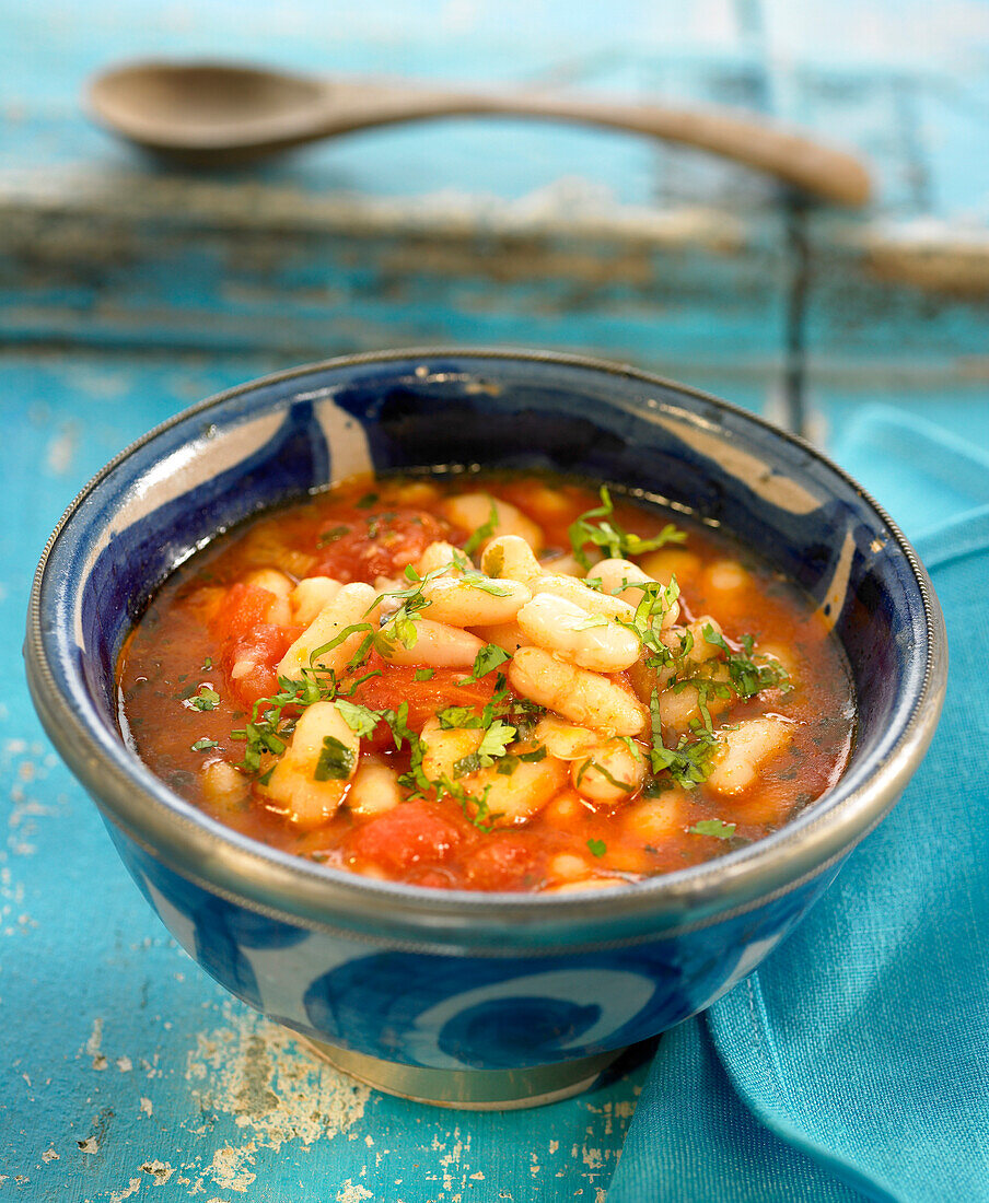 weiße Bohnensuppe mit Tomate