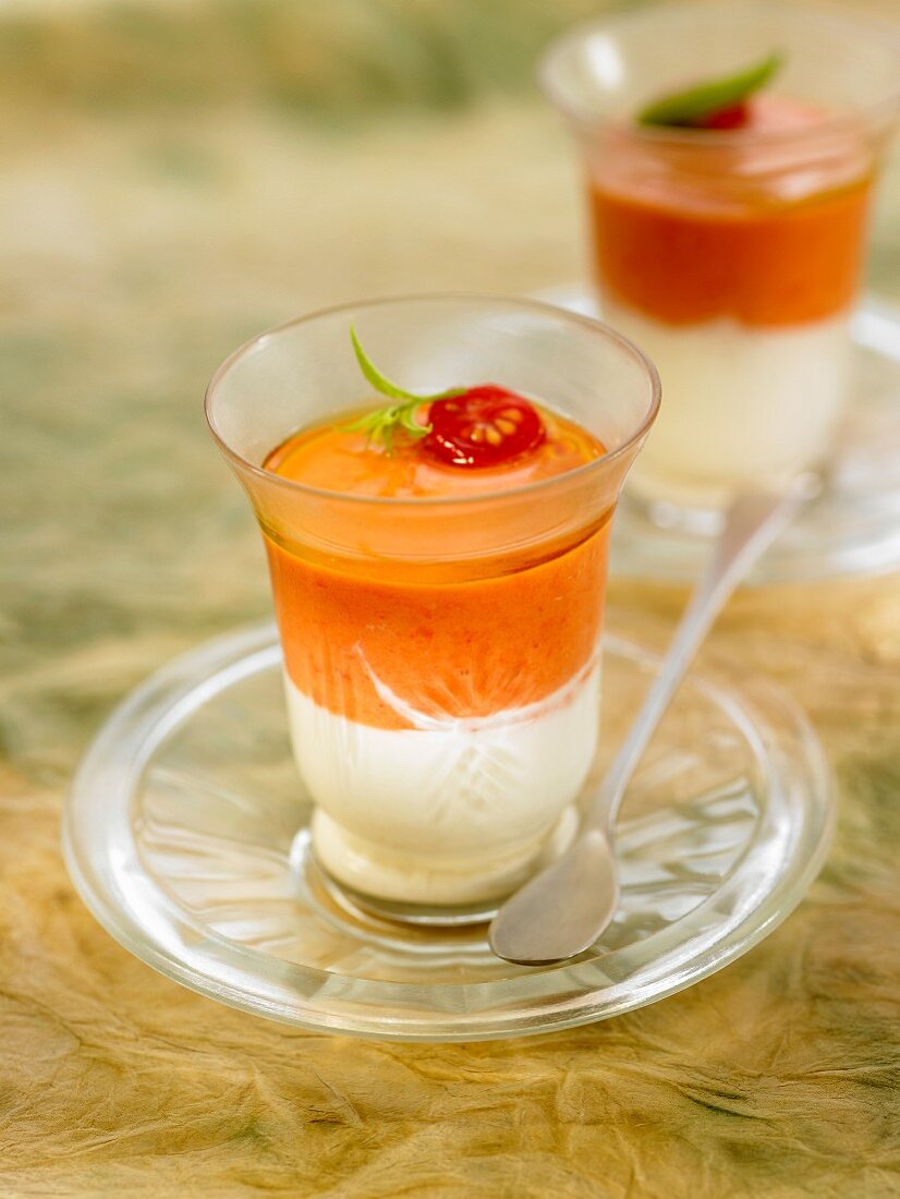 Goat's cheese and tomato Chupitos