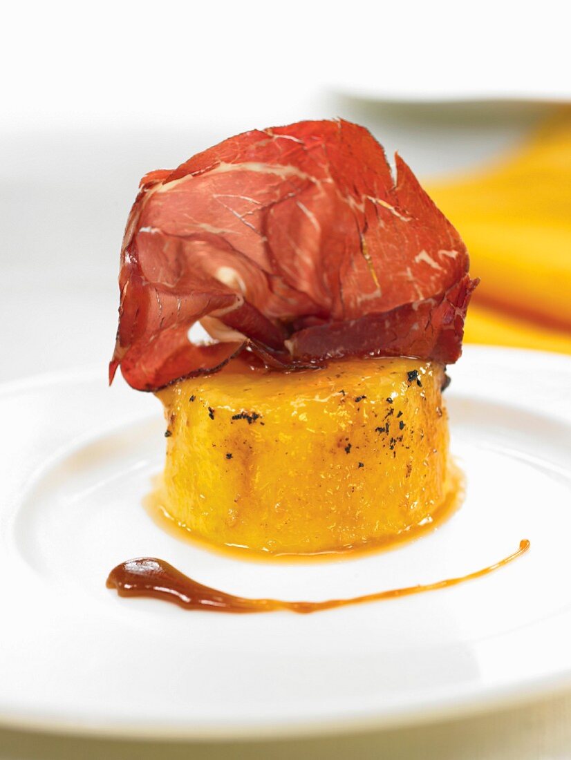 Braised melon puree with thinly sliced Cecina