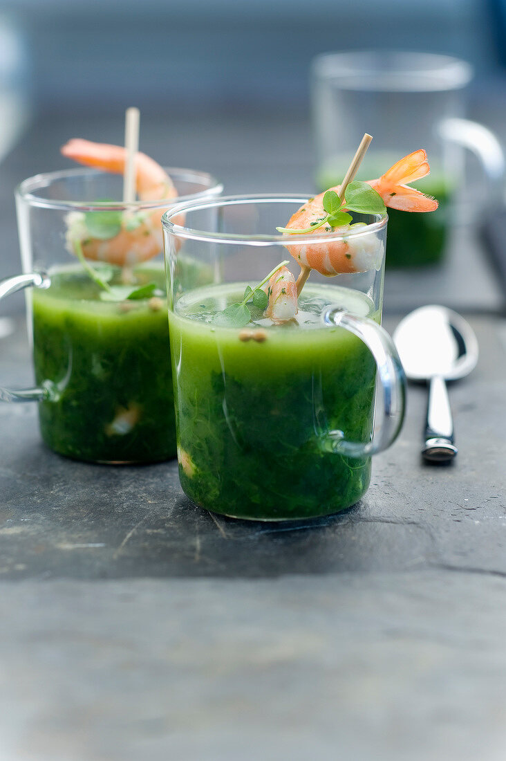 Watercress soup with shrimps