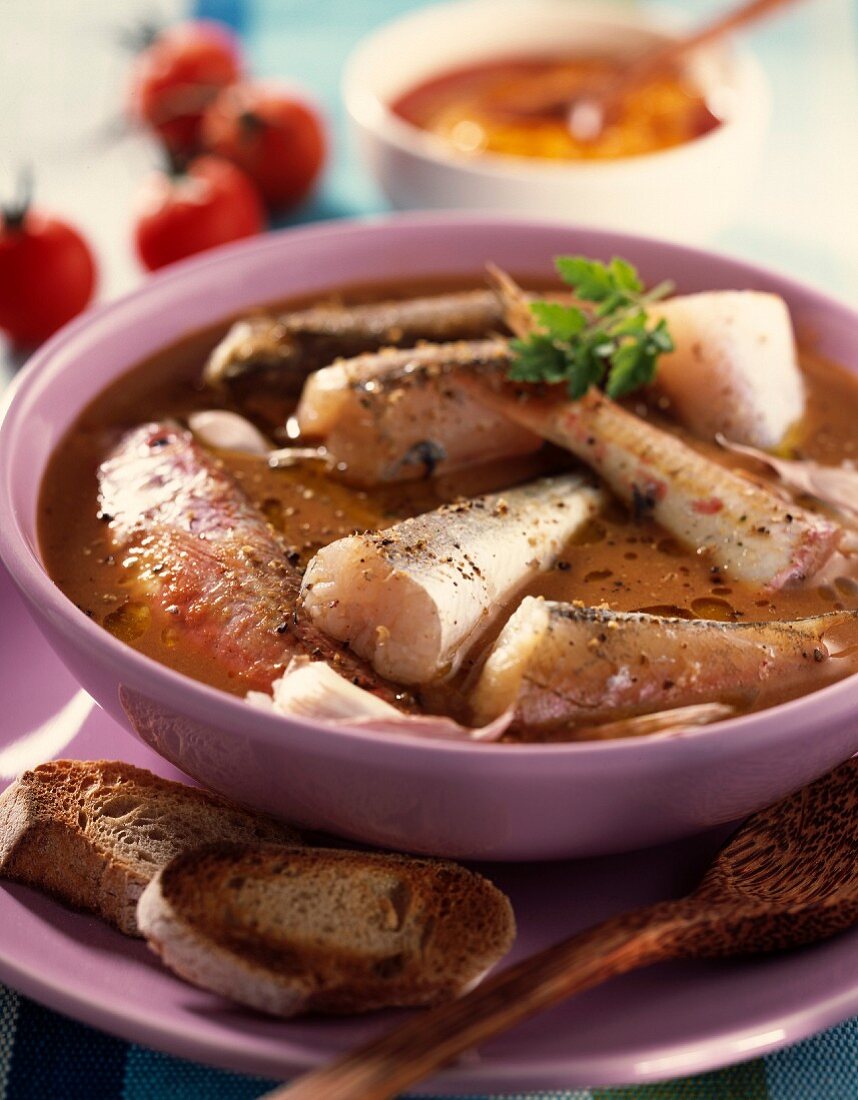 Bouillabaisse (Traditionelle Fischsuppe aus Marseille, Frankreich)