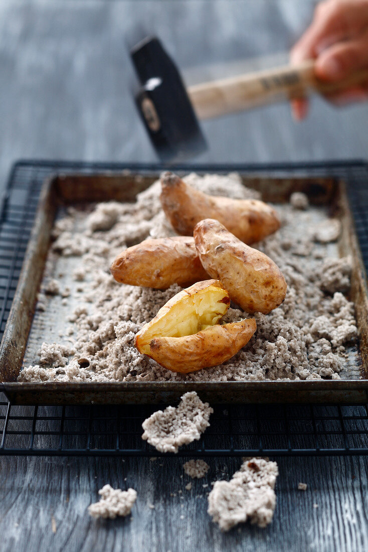 Baked potatoes in salt crust