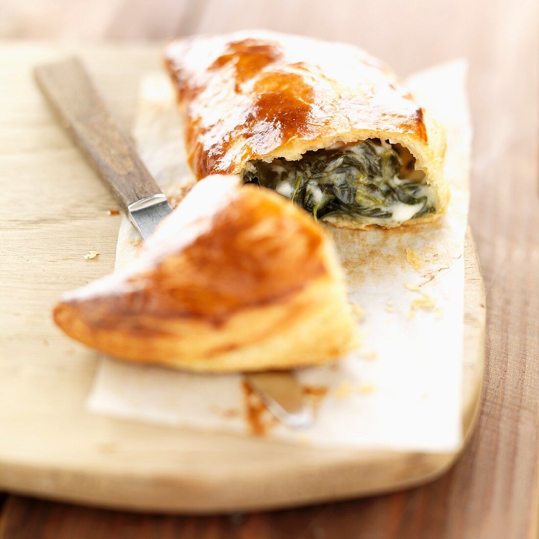 Individual spinach and gorgonzola pie
