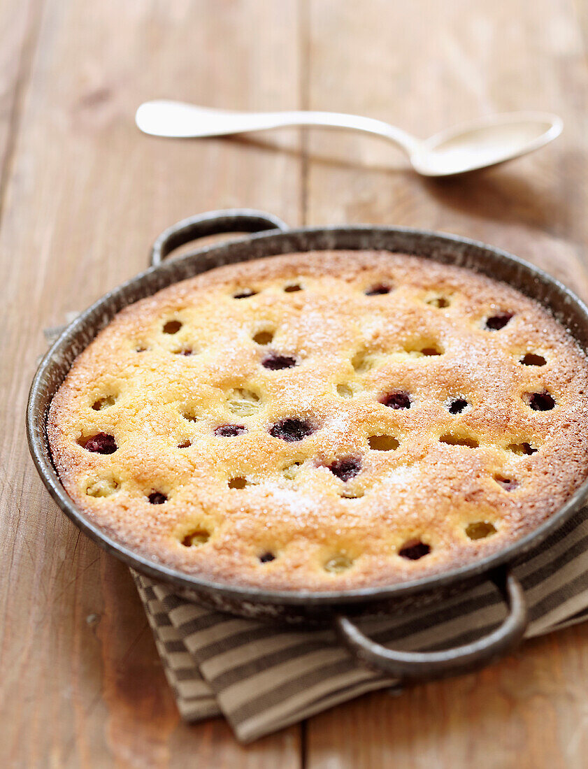 Almond and grape pie