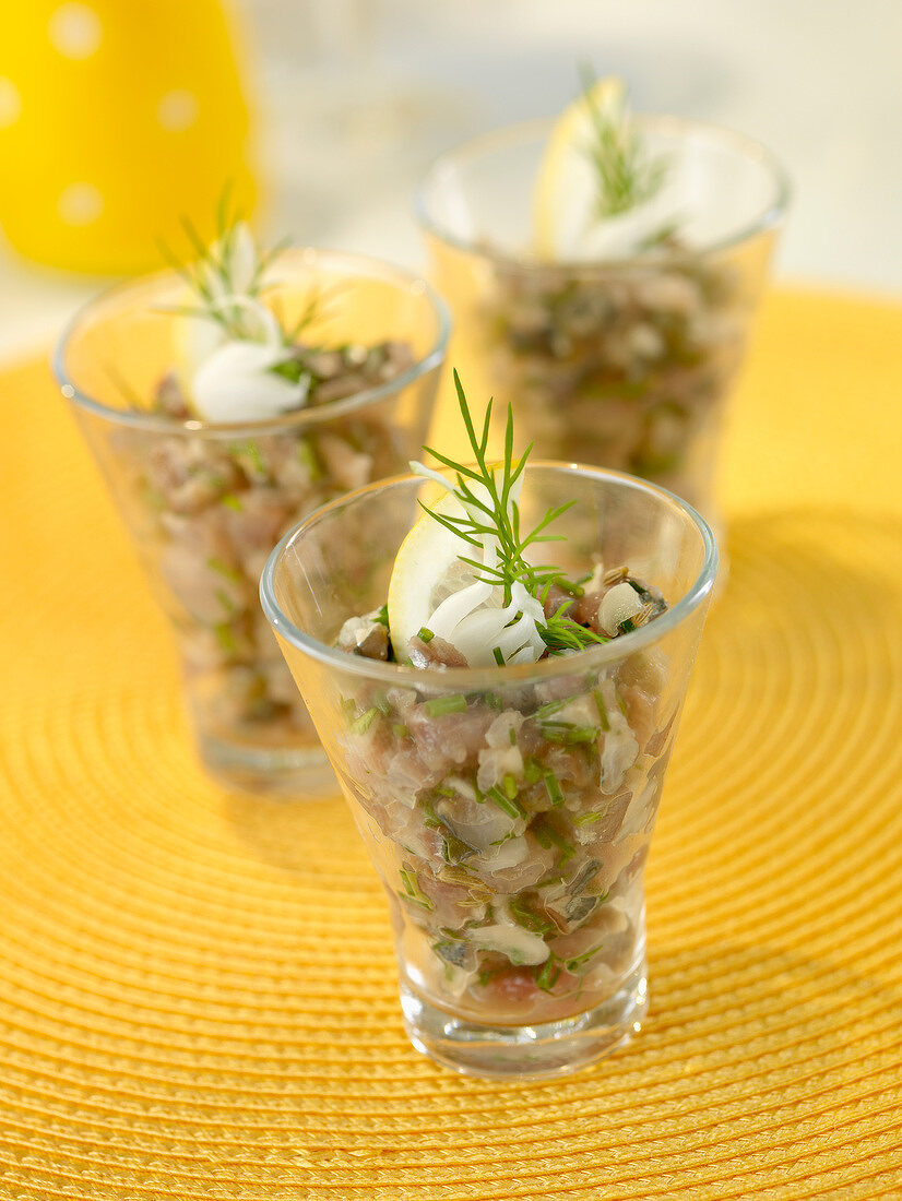 Sardine tartare with herbs