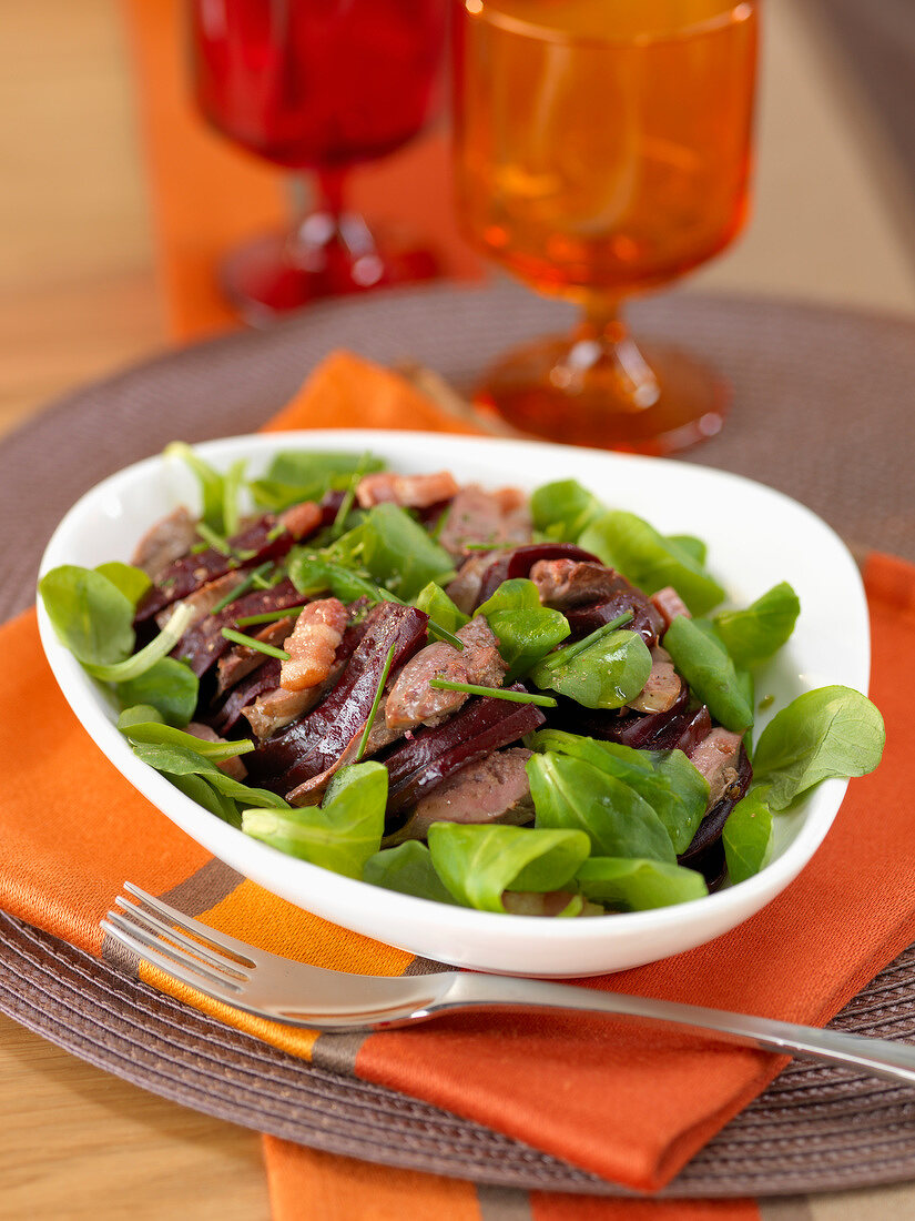 Beetroot, lamb's lettuce and chicken liver salad