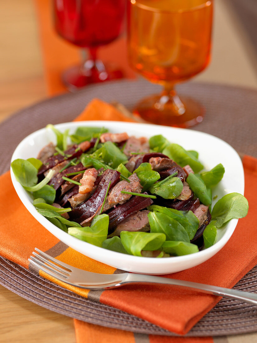 Feldsalat mit Hühnerleber und Rote-Bete