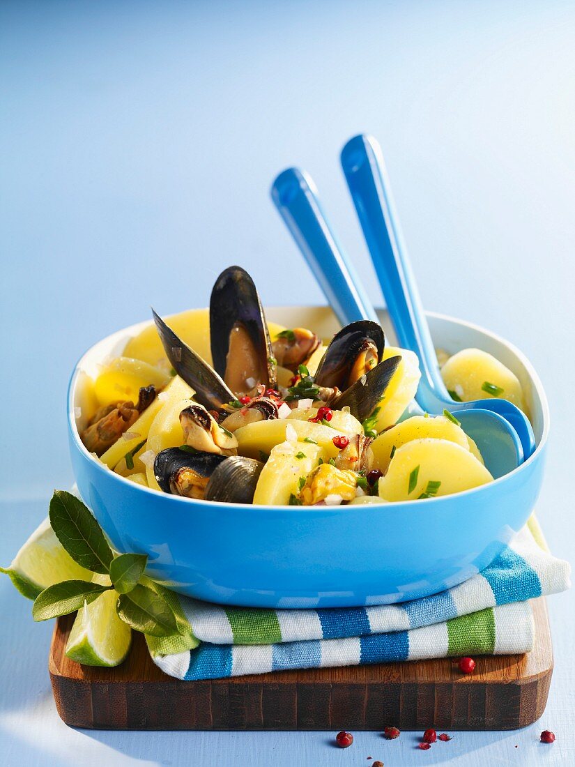 Potato and mussel salad