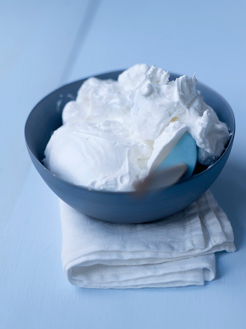 Preparing meringues