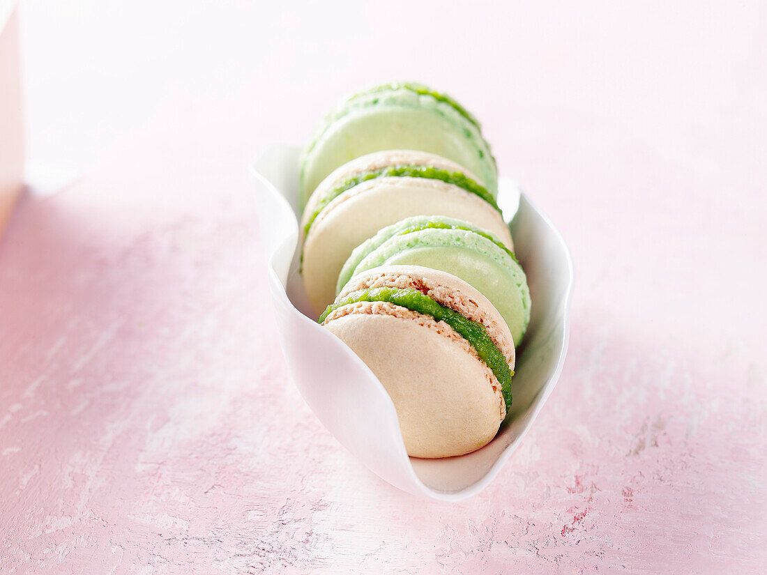 Pea savoury macaroons