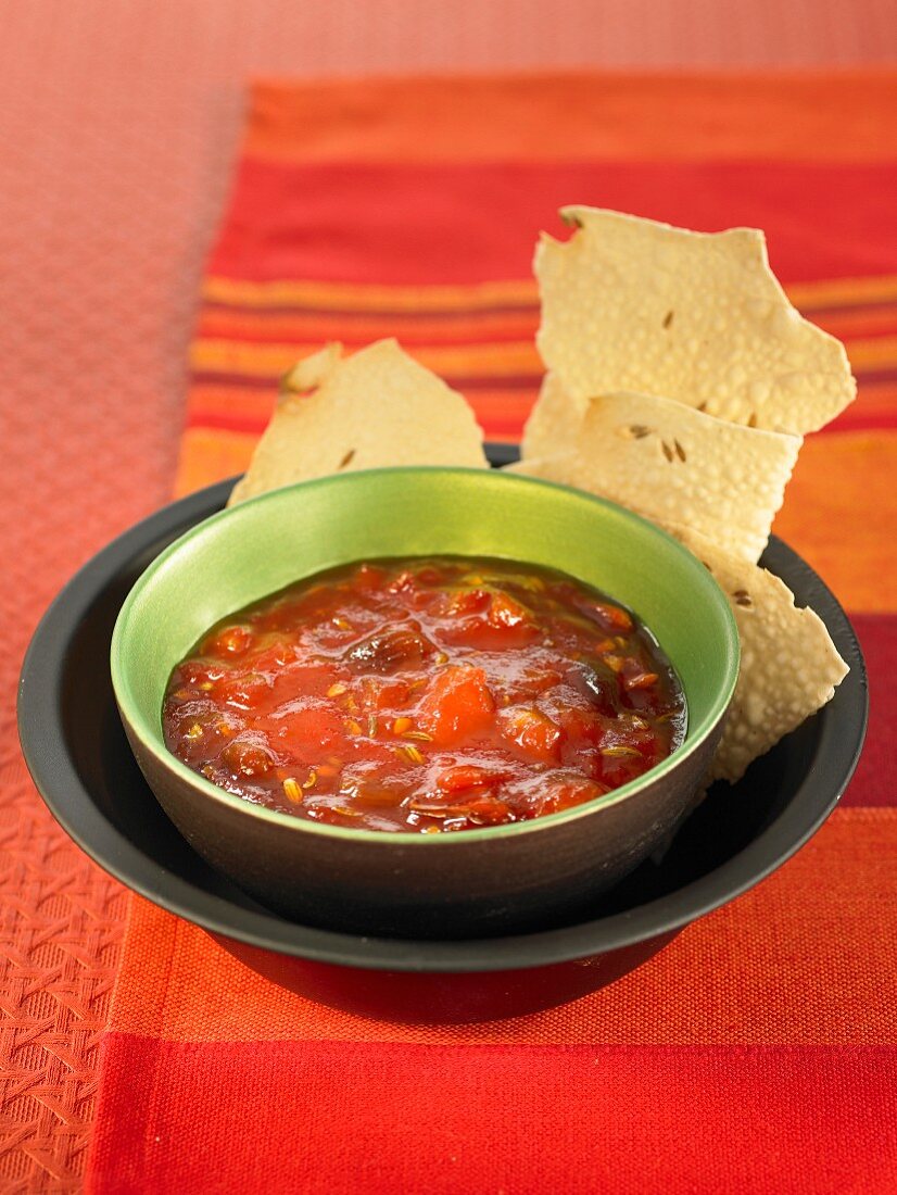 Tomatenchutney mit Rosinen und Körnern