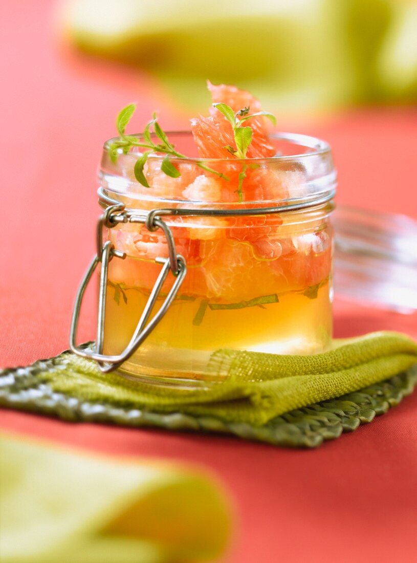 Verbana jelly with pomelo fruit salad