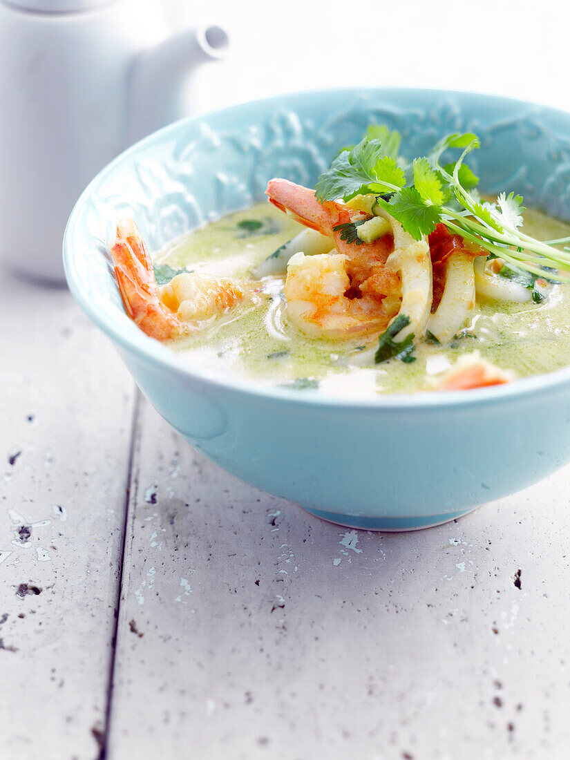 Green curry seafood soup