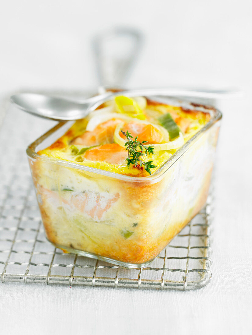 Herzhaftes Lachs-Lauch-Clafoutis