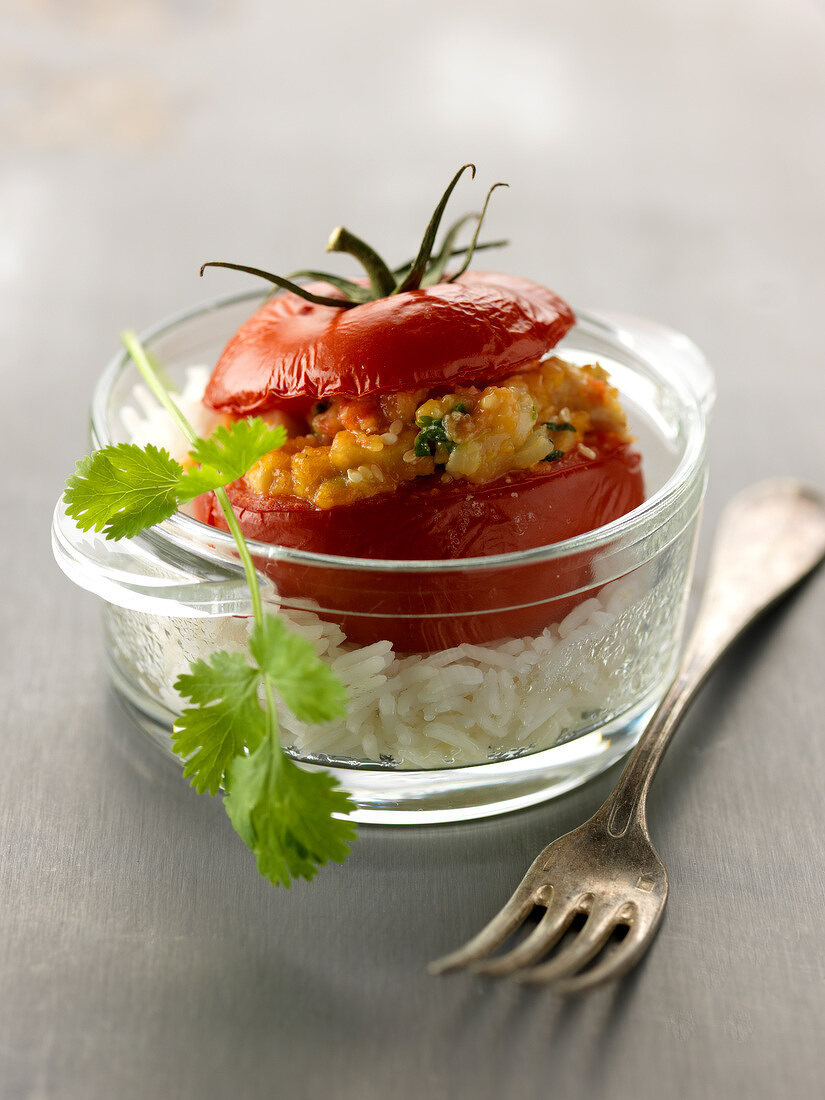 Tomato stuffed with veal and white rice