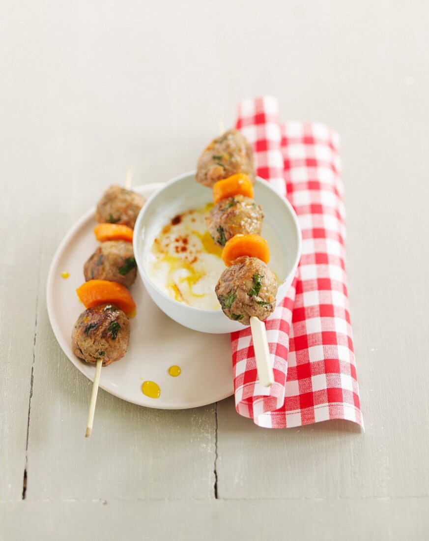 Meat and vegetable brochettes