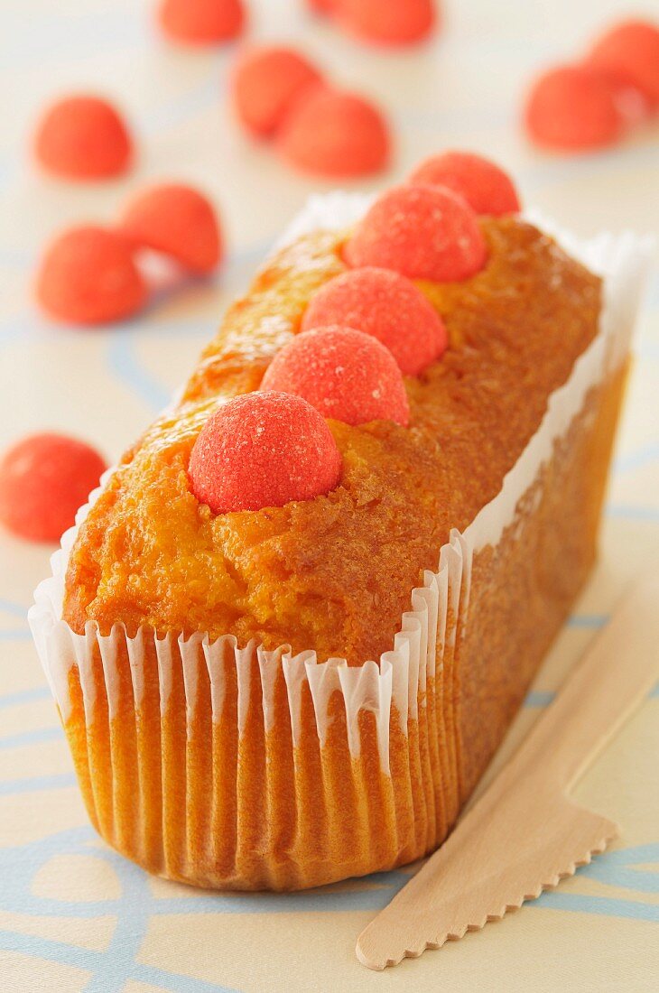 Kleiner Kuchen mit Tagada-Erdbeerbonbons