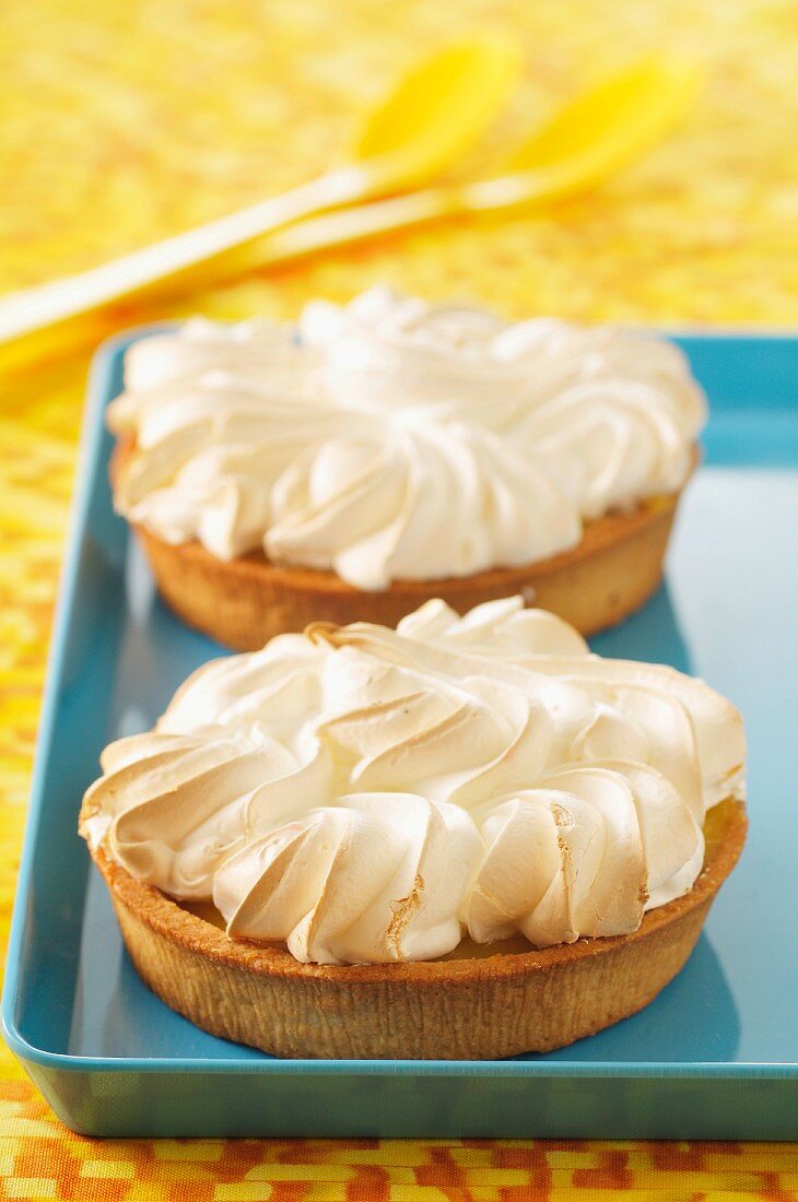 Lemon meringue pies