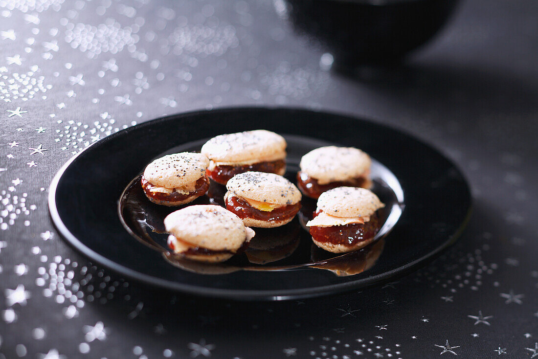 Macarons mit Feigenmarmelade und Gänsestopfleber