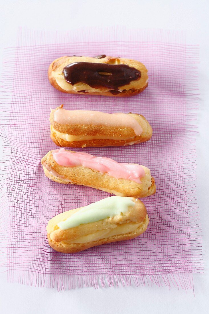 Eclairs mit Vanillecreme