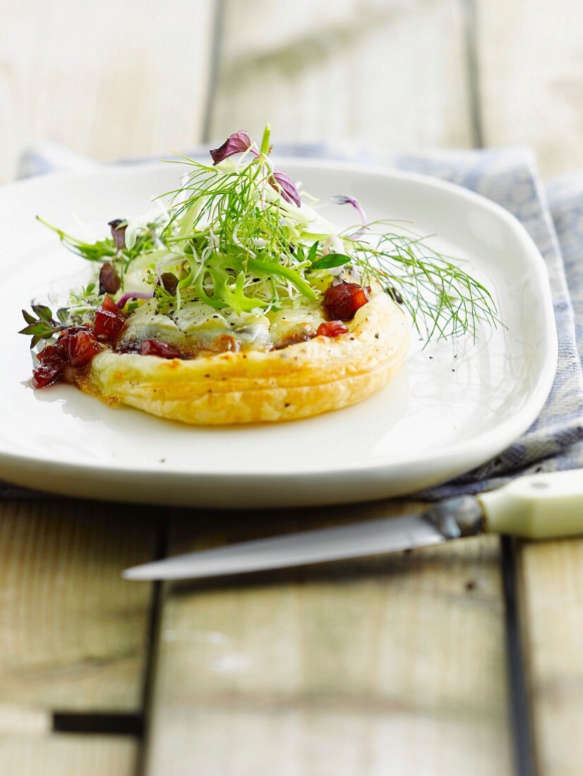 Goat's cheese puff pastry tartlet