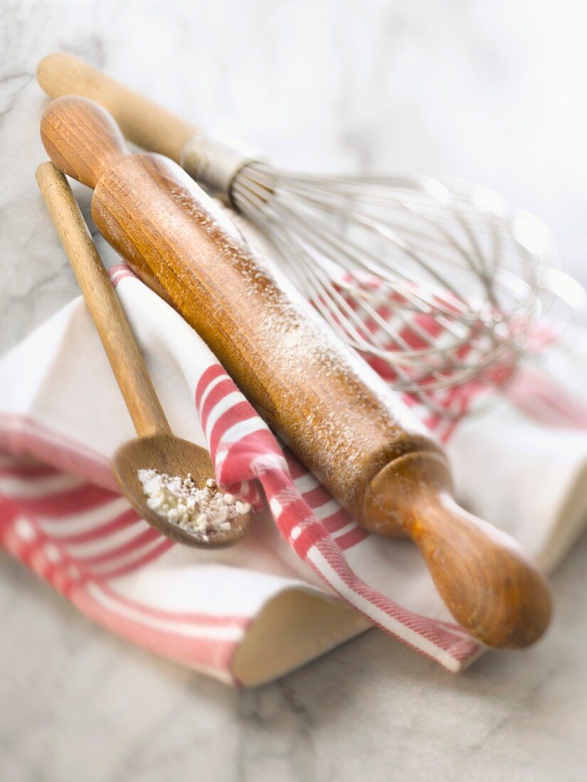 Pastry cooking implements