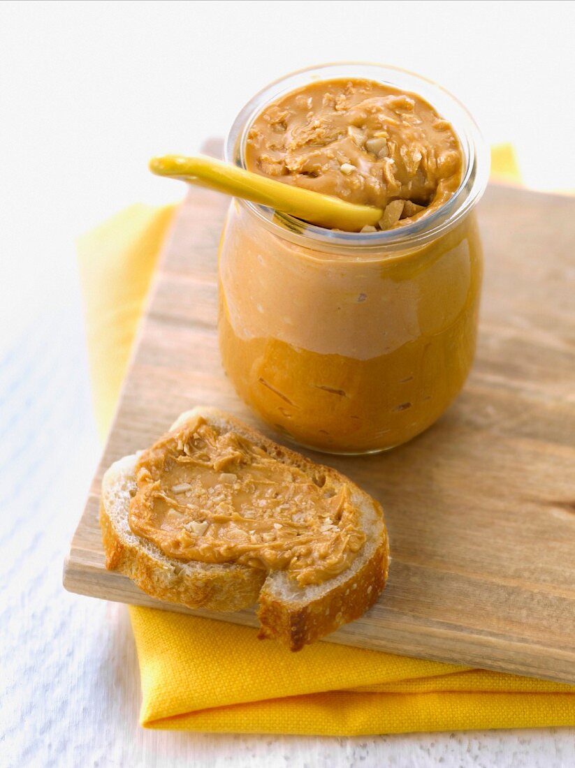 Hausgemachte Erdnussbutter