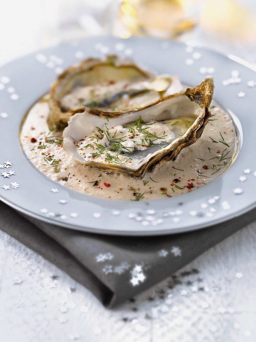 Oysters with creamy truffle sauce