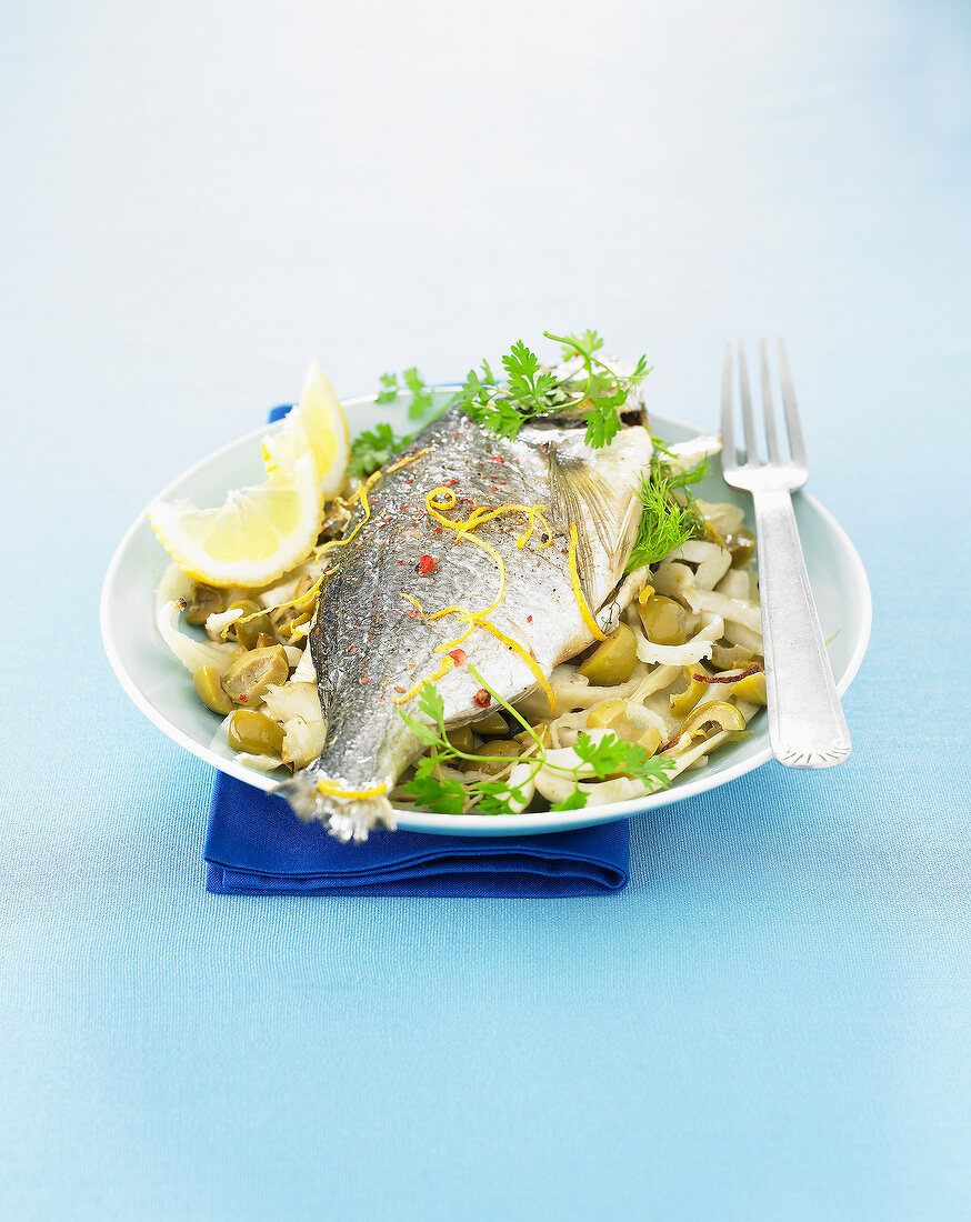Sea bream with fennel and oilves