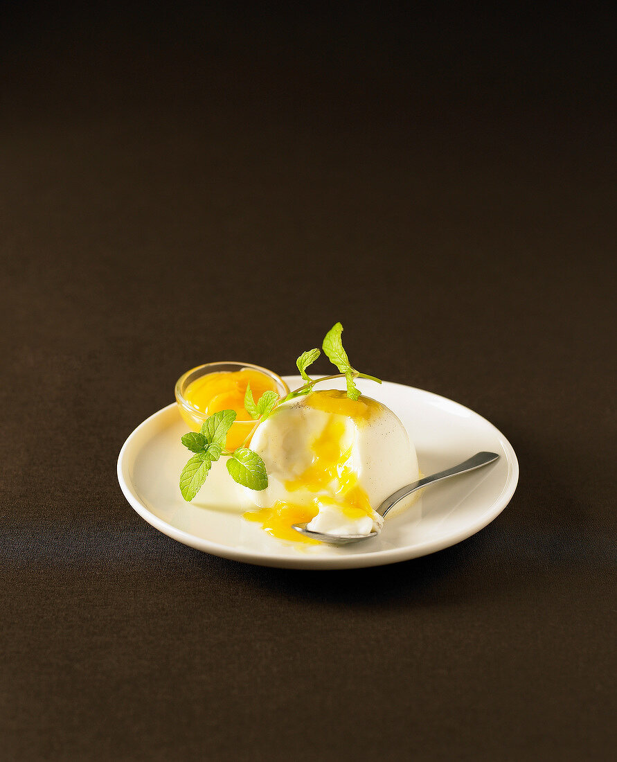 Panna cotta with lemon curd