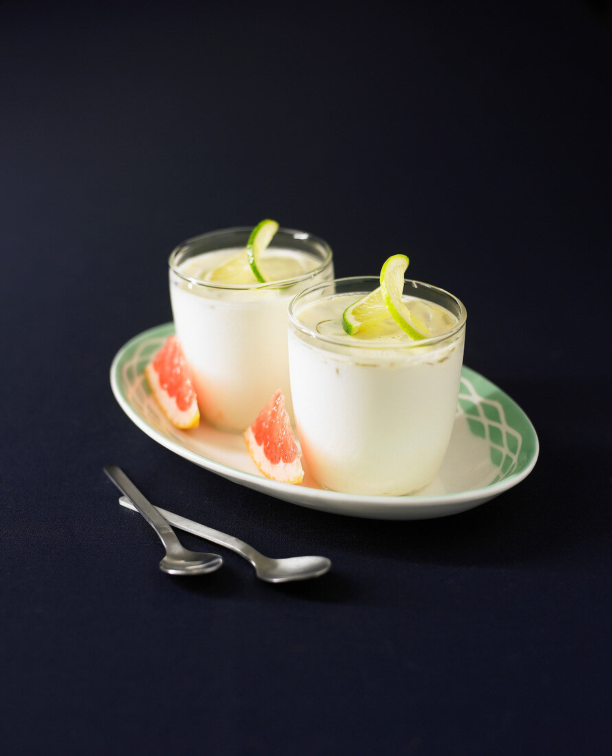 Joghurt mit Limette und Grapefruit