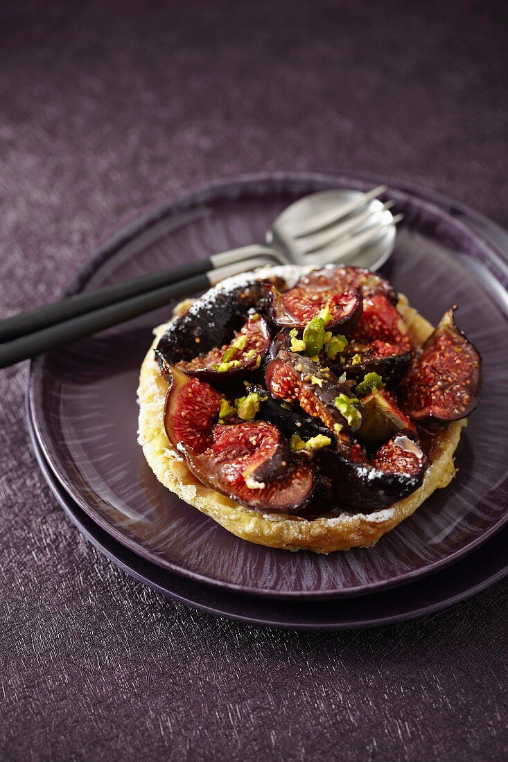 Fig and pistachio tartlet