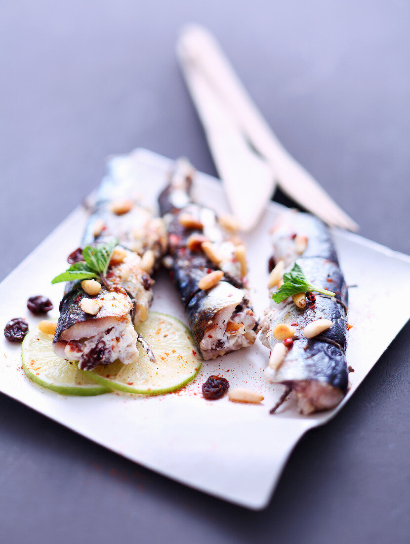 Sardines stuffed with dried fruit