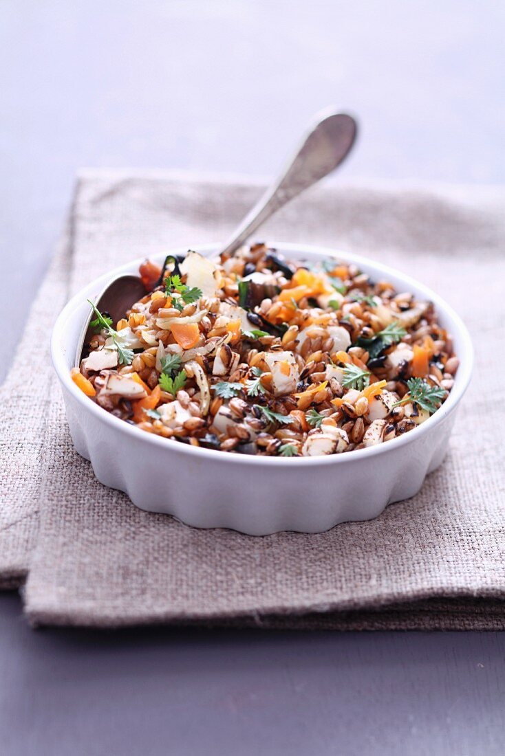 Spelt with mushrooms, dried apricots and cilantro