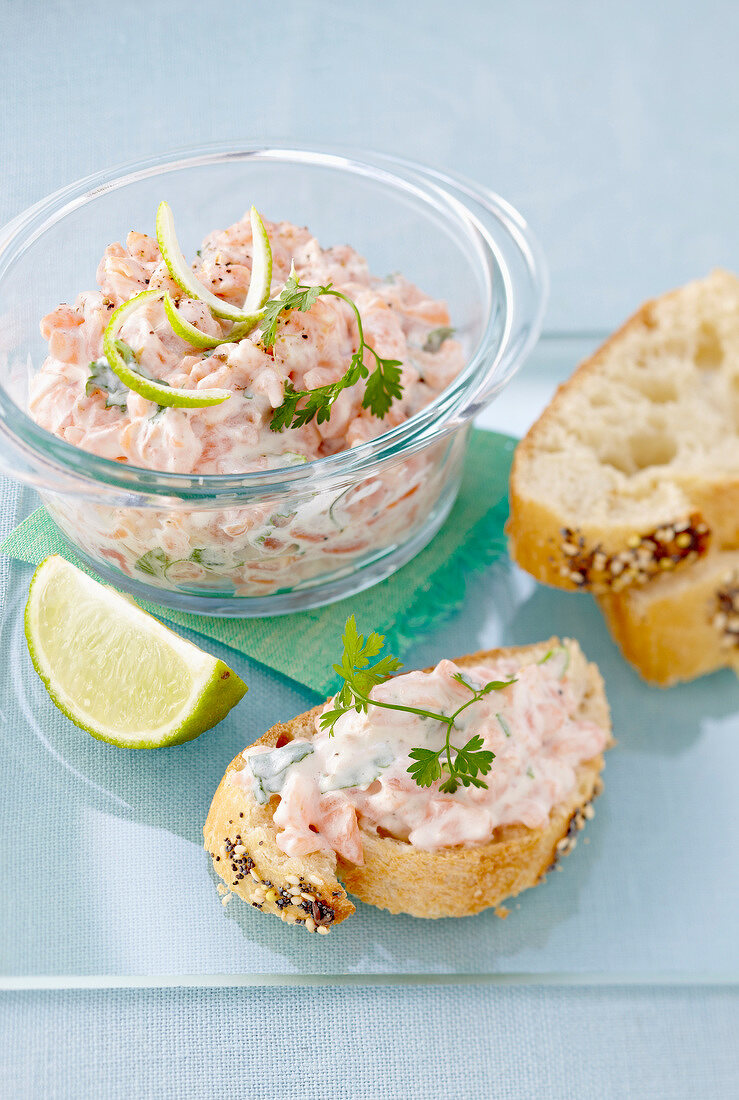 Salmon paté with lime