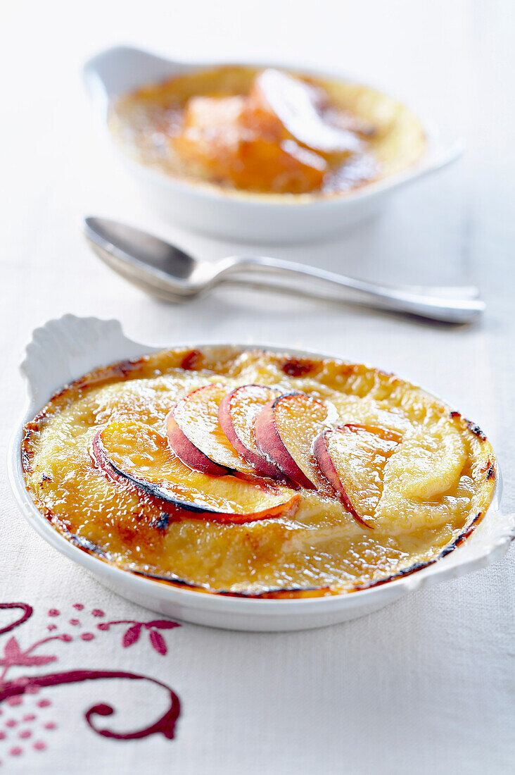 Crème brûlée mit Pfirsich