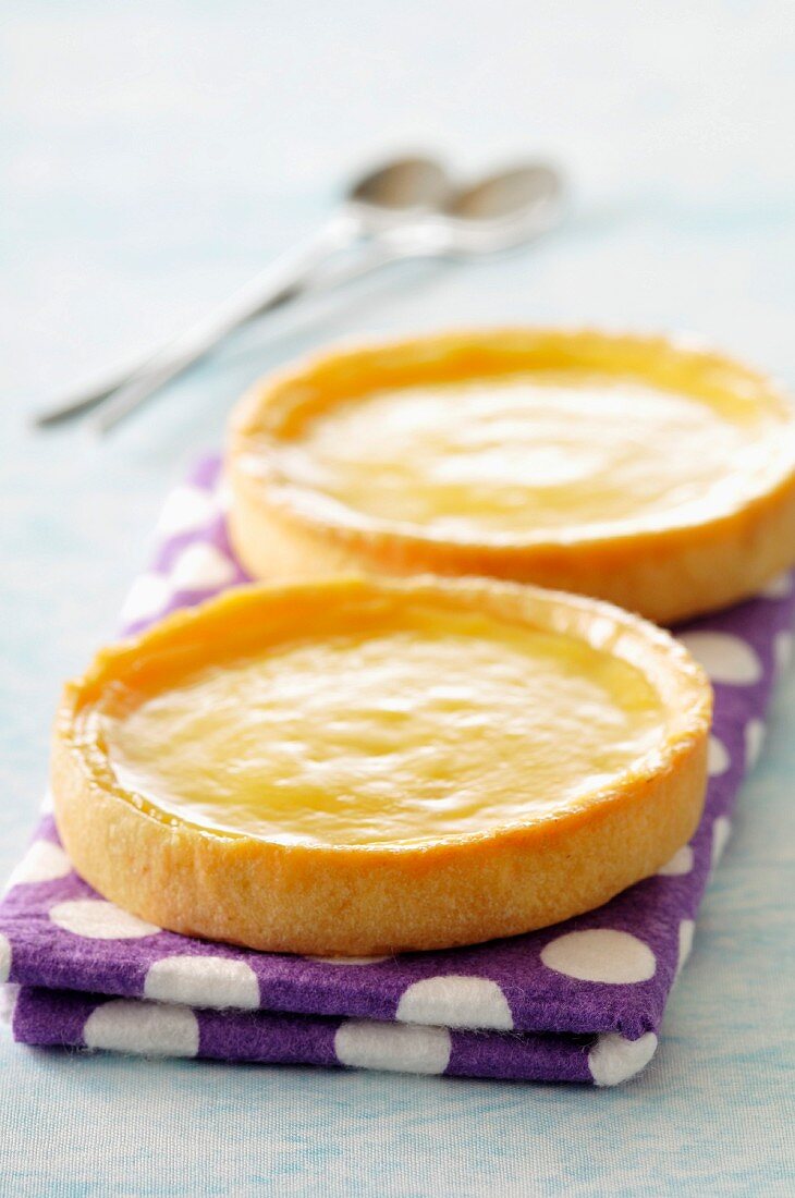 Lemon curd tartlets