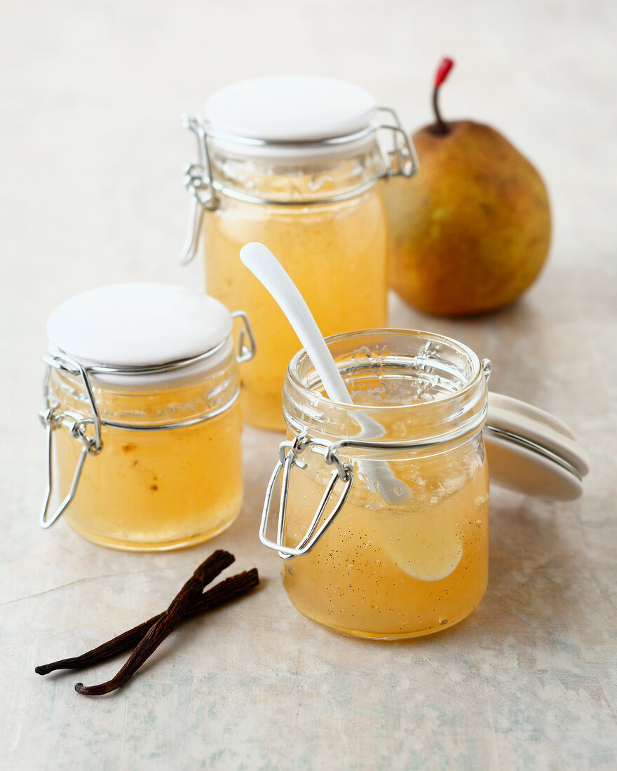 Vanilla-flavored pear jam