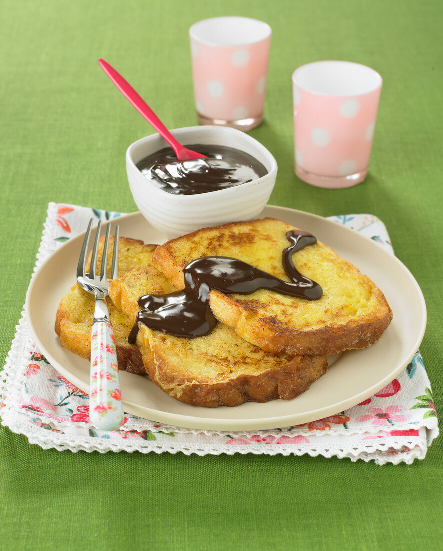 French toast with chocolate sauce